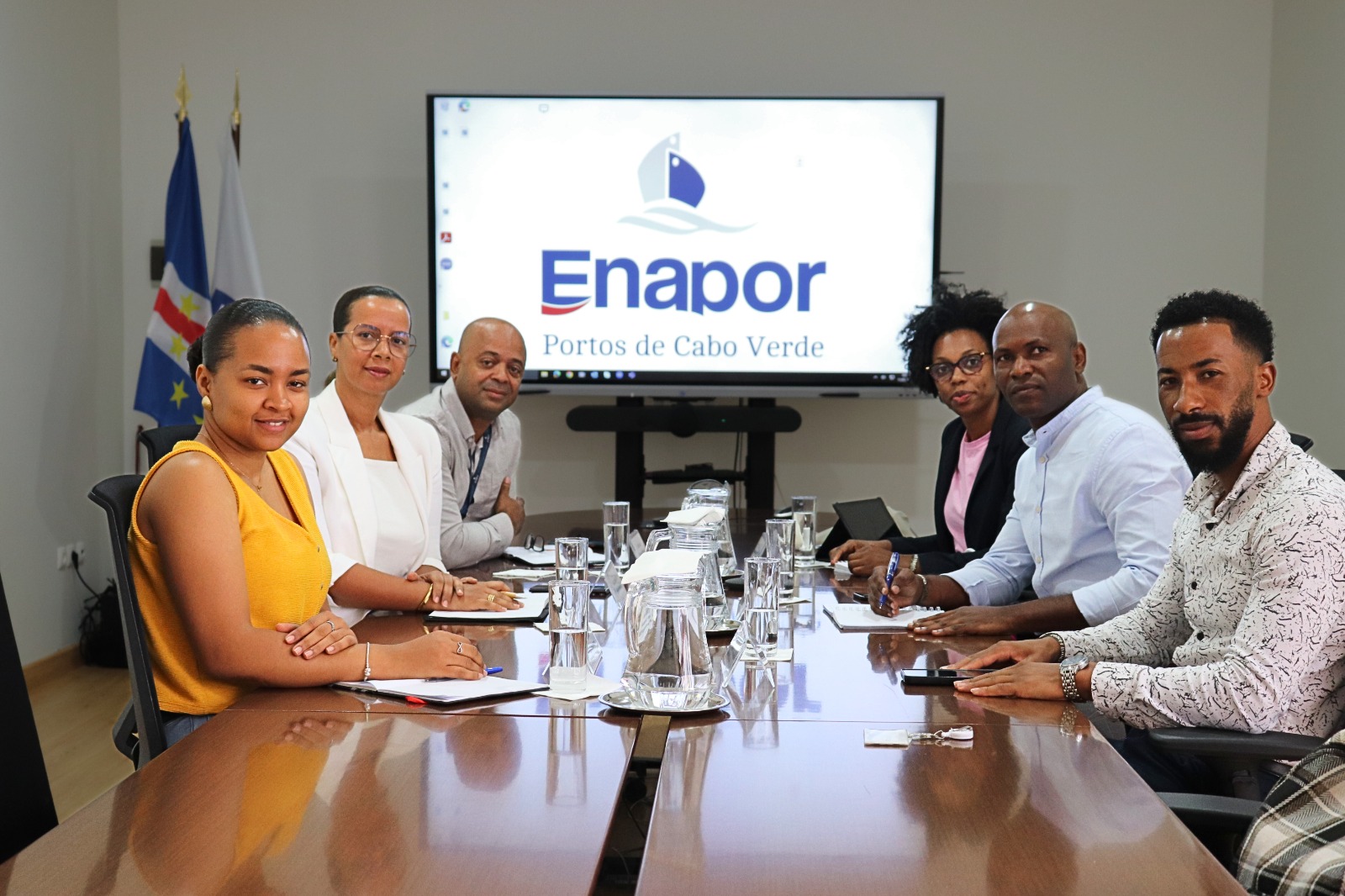 Administração da FICASE Encontra-se com Instituições e Empresas em São Vicente
