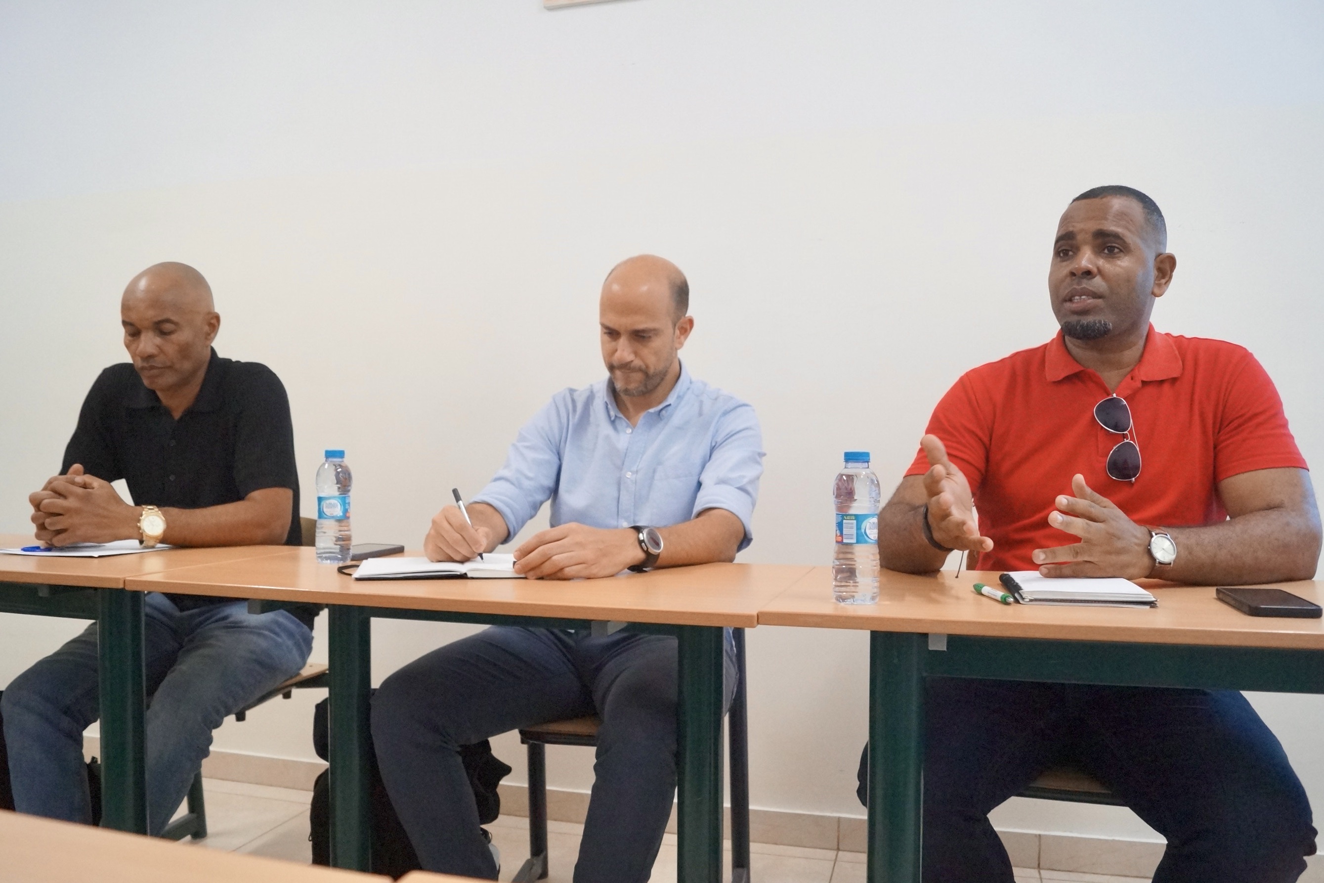 Equipa da FICASE encontra-se com responsáveis do Projeto Terra Azul, da Associação dos Pescadores de Porto Novo (APPN) e da Associação dos Agricultores da Ribeira da Cruz em Santo Antão