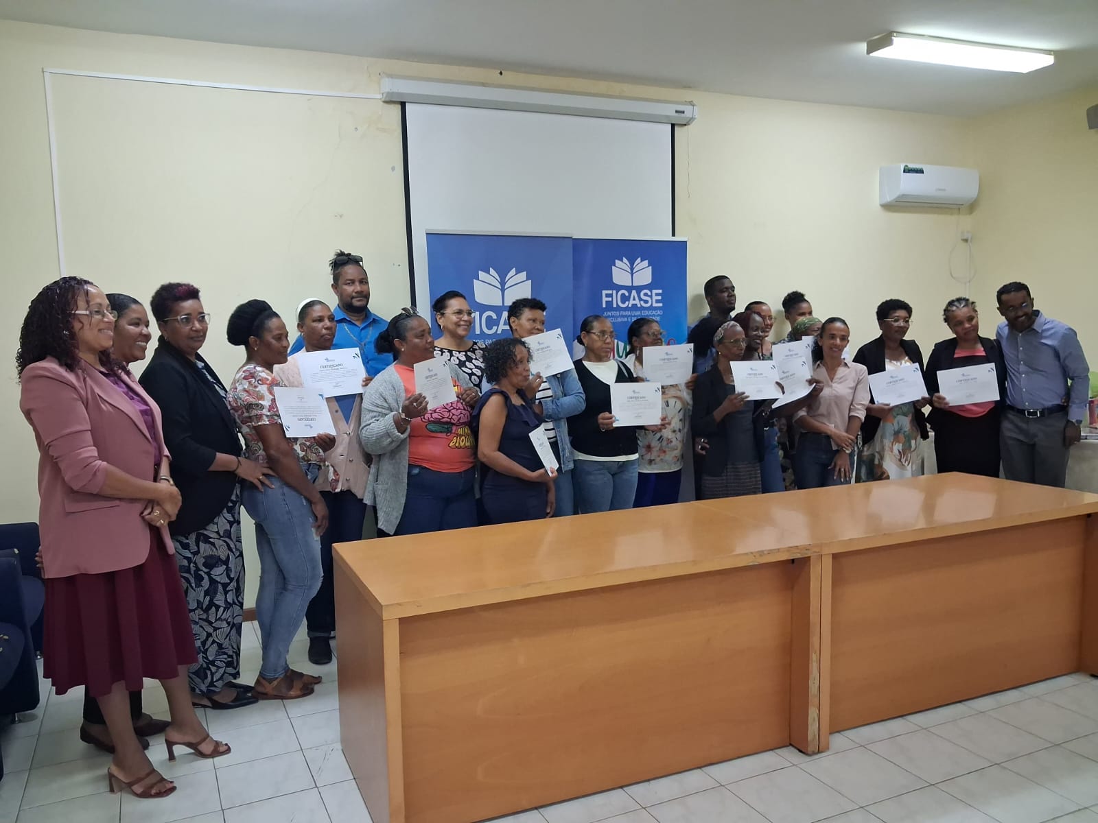 Sal | Cozinheiras da FICASE recebem Certificados de Formação em Higiene e Segurança Alimentar e Técnicas Básicas de Confeção Culinária